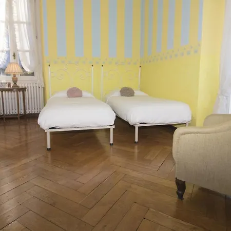 Laveno-mombello Sleeps 8 Pool Villa