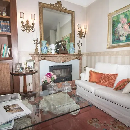 Villa Laveno-mombello Sleeps 8 Pool *
