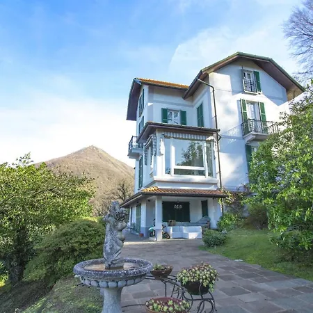 Laveno-mombello Sleeps 8 Pool Villa