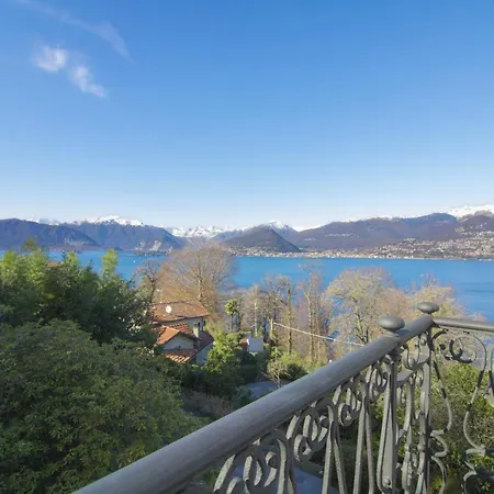 Villa Laveno-mombello Sleeps 8 Pool Laveno-Mombello